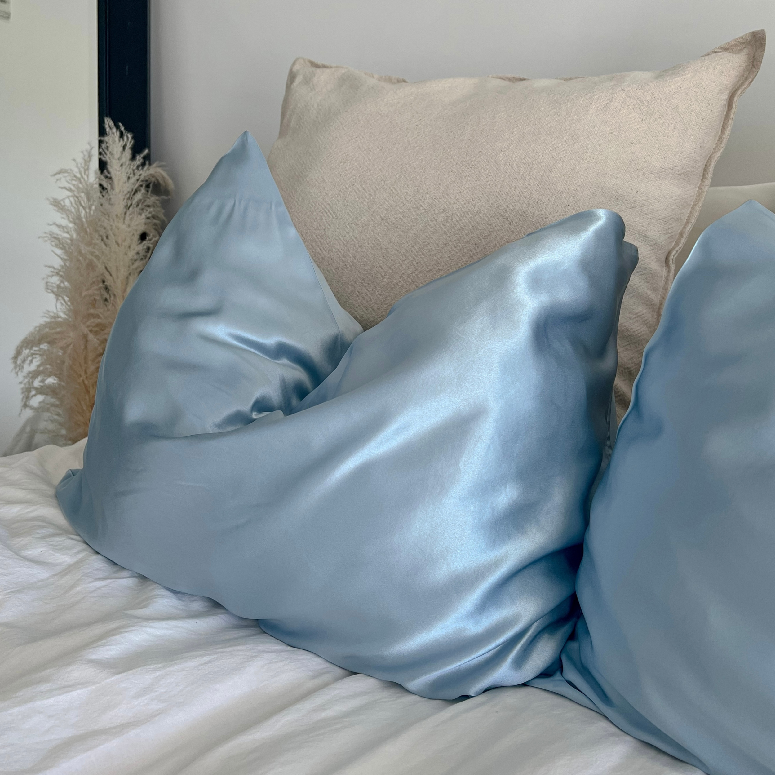 Blue silk pillows best sale